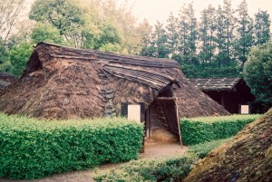 古代遺跡　竪穴式住居