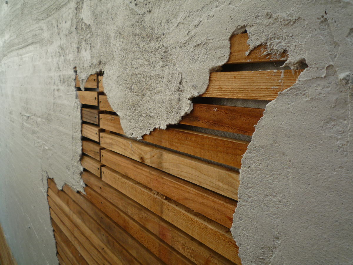 ペレット　ストーブ　湘南　ワイズ　土壁　木摺　土壁　漆喰　自然素材　無垢